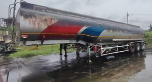 ขายหางบรรทุกน้ำมันพืช3เพลา NHLปี57 45,000ลิตร เน้นโทร 099-4982892