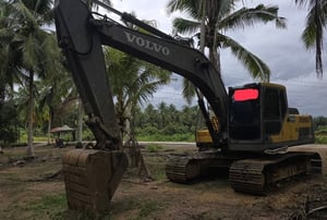 ขายแบคโฮ EC200D ทำงาน 18,000ชั่วโมง เล่ม เน้นโทร 099-4982892