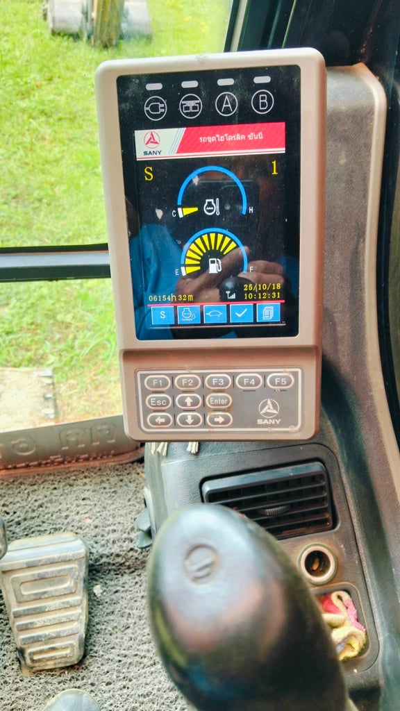 ขายรถแบคโฮ SY205C 6,100ชั่วโมง สวยๆเล่ม เน้นโทร 099-4982892 ขายรถแบคโฮ SY205C 6,100ชั่วโมง สวยๆเล่ม เน้นโทร 099-4982892