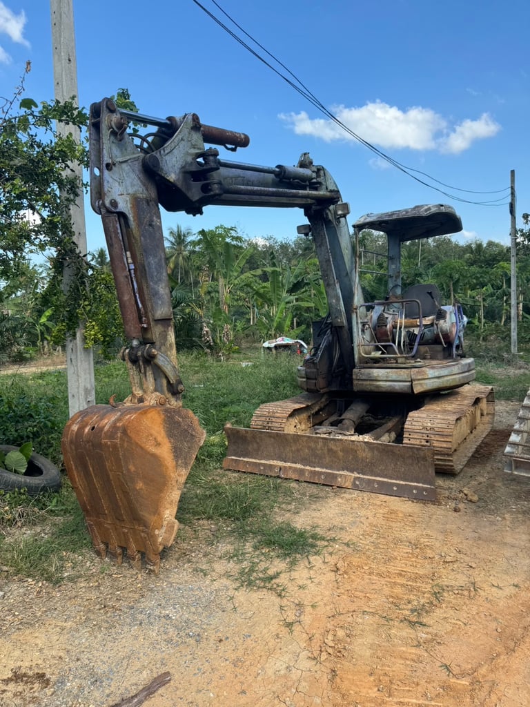 ขายรถแบคโฮ PC 50UU-2 พร้อมใช้งาน เน้นโทร 099-4982892