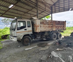 ขายรถ10ล้อดั้ม ISUZU 320แรงม้าปี49 เน้นโทร 099-4982892