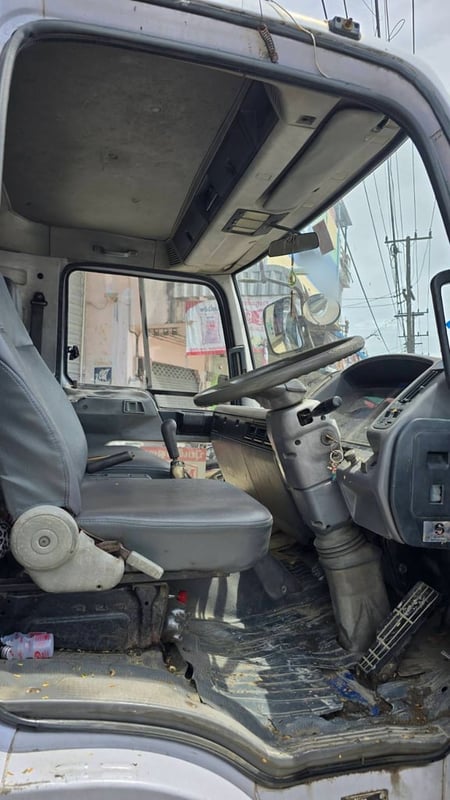 ขายรถ6ล้อรั้ว FC4J สมอเงินเดิมๆเน้นโทร 099-4982892