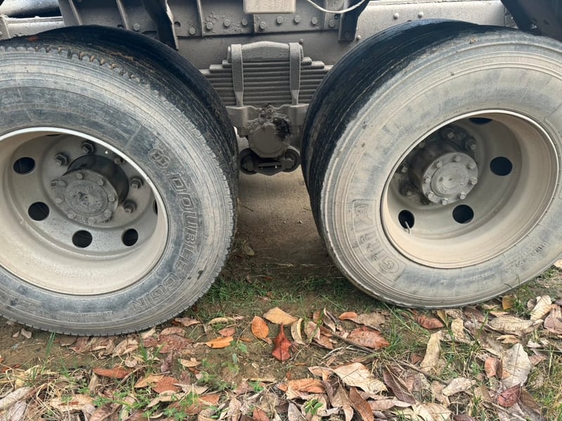 ขายรถ10ล้อหัวลาก MMFN528 ปี46 เดิมๆ เน้นโทร 099-4982892