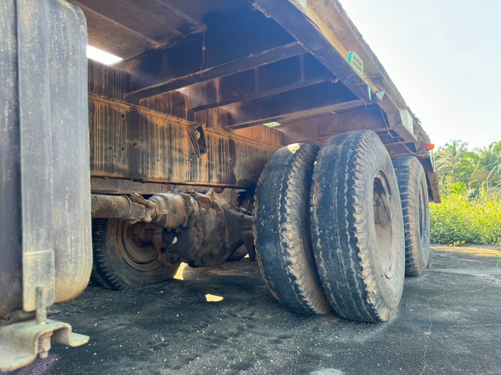 ขายรถ10ล้อท้ายลาด FN527MA 190แรงม้า เน้นโทร 099-4982892