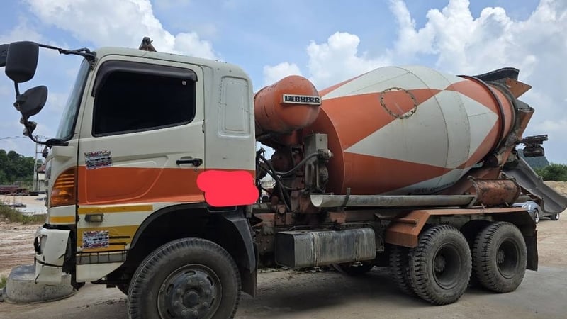 ขายรถ10ล้อโม่ปูน HINO 330แรงม้าปี54 เดิมๆเน้นโทร 099-4982892