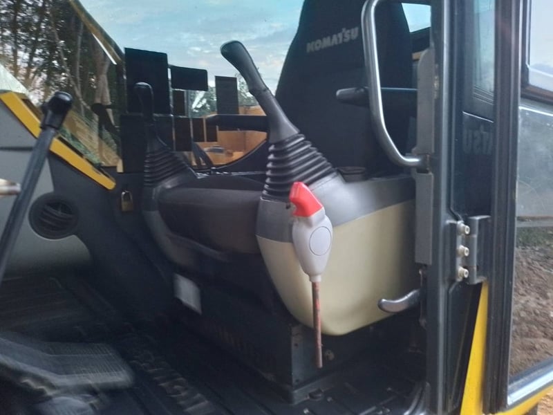 ขายรถแบคโฮ PC70-8 ทำงาน 12,000ชั่วโมง เล่ม เน้นโทร 099-4982892