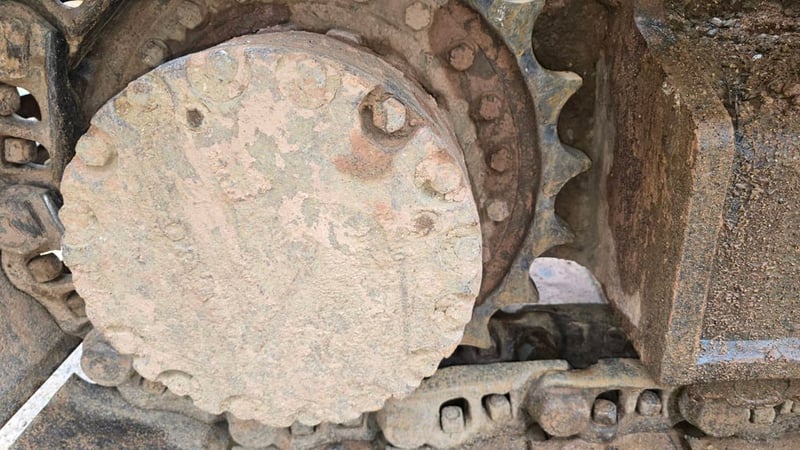 ขายแบคโฮ EC200D ทำงาน 18,000ชั่วโมง เล่ม เน้นโทร 099-4982892