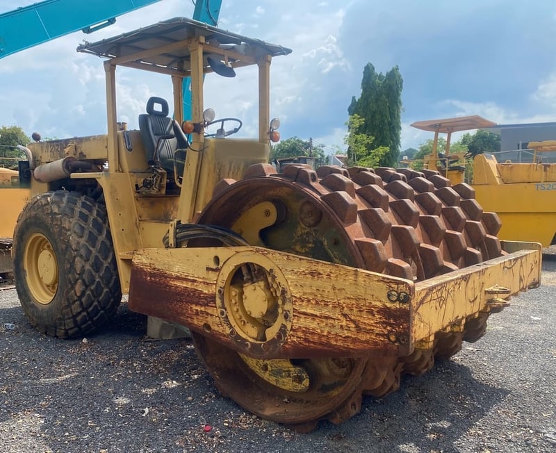 ขายรถบด2เพลา2เปลือก BOMAG เดิมๆพร้อมใช้งาน เน้นโทร 099-4982892