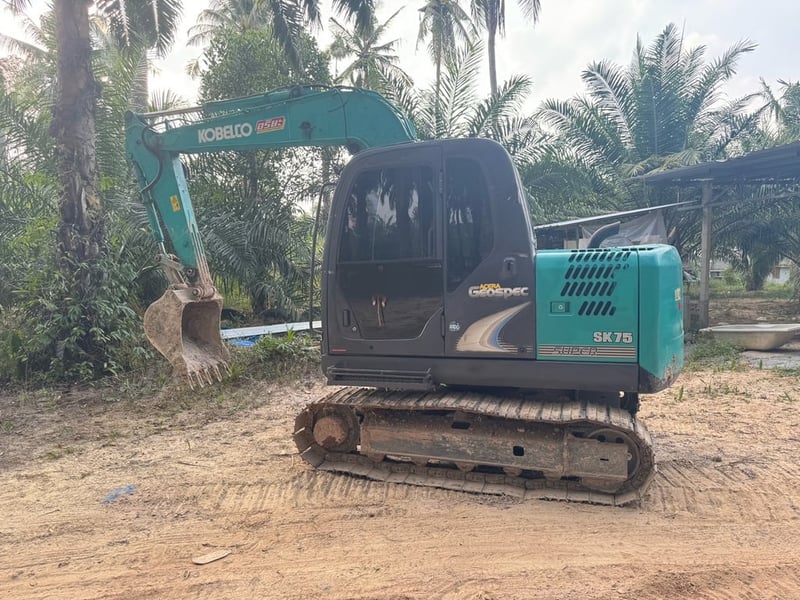 ขายรถแบคโฮ SK75-8 เดิมๆเล่มทะเบียน เน้นโทร 099-4982892 ขายรถแบคโฮ SK75-8 เดิมๆเล่มทะเบียน เน้นโทร 099-4982892