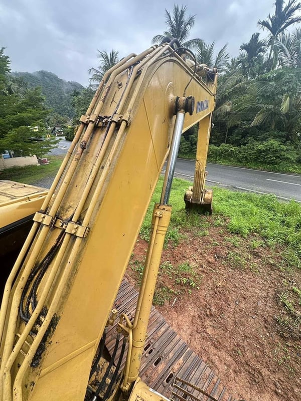 ขายรถแบคโฮ PC200-7A ทำงาน 11,000ชั่วโมง เล่ม เน้นโทร 099-4982892 ขายรถแบคโฮ PC200-7A ทำงาน 11,000ชั่วโมง เล่ม เน้นโทร 099-4982892