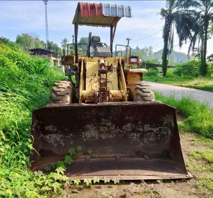 ขายรถตักล้อยาง WA100-1 พร้อม ใช้งาน เน้นโทร 099-4982892