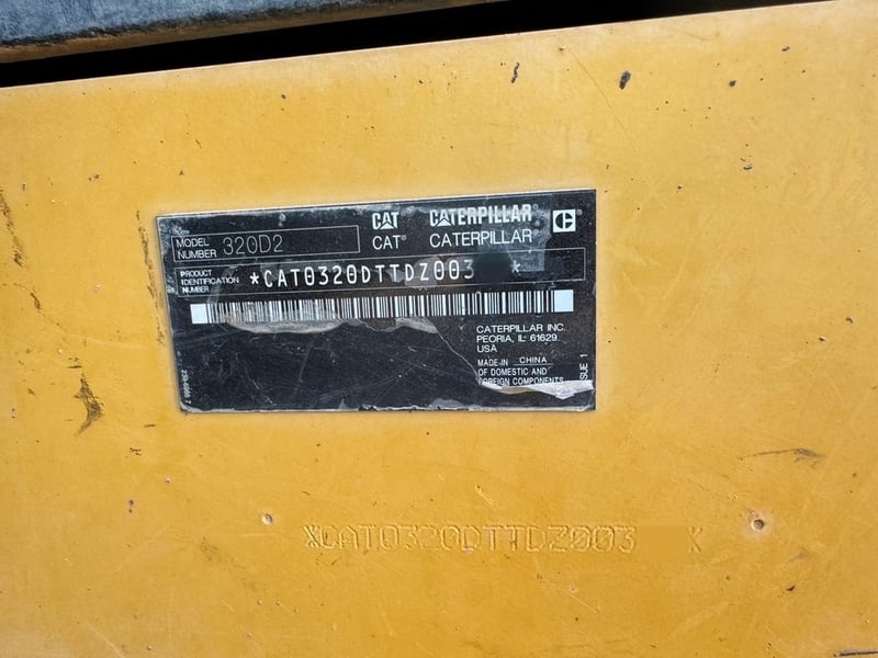 ขายรถแบคโฮ 320D2 ทำงาน 11,900ชั่วโมง ชุดจด เน้นโทร 099-4982892