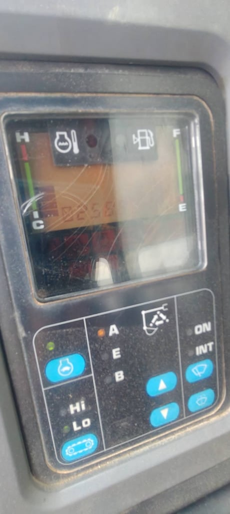 ขายรถแบคโฮ PC200-7A 25,000ชั่วโมง เดิมๆเล่ม เน้นโทร 099-4982892