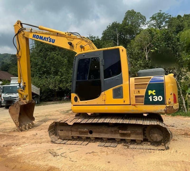 ขายรถแบคโฮ PC130-8 ทำงาน 10,000ชั่วโมง เล่ม เน้นโทร 099-4982892