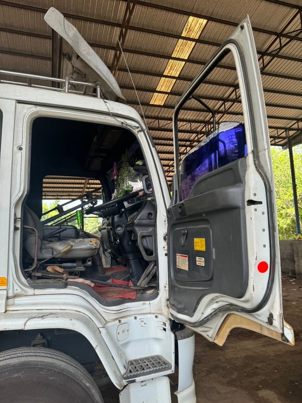 ขายรถ18ล้อดั้ม ISUZU 270ปี51 หางปี56 เดิมๆเน้นโทร 099-4982892 ขายรถ18ล้อดั้ม ISUZU 270ปี51 หางปี56 เดิมๆเน้นโทร 099-4982892