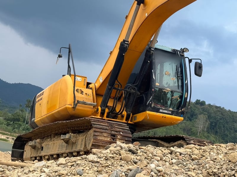 ขายรถแบคโฮ JCB JS200SC 7,500ชั่วโมง เดิมๆเล่ม เน้นโทร 099-4982892