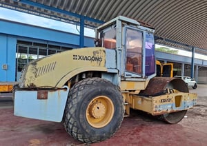 ขายรถบดสั้นสะเทือน2เพลา XG6121 เดิมๆเน้นโทร 099-4982892