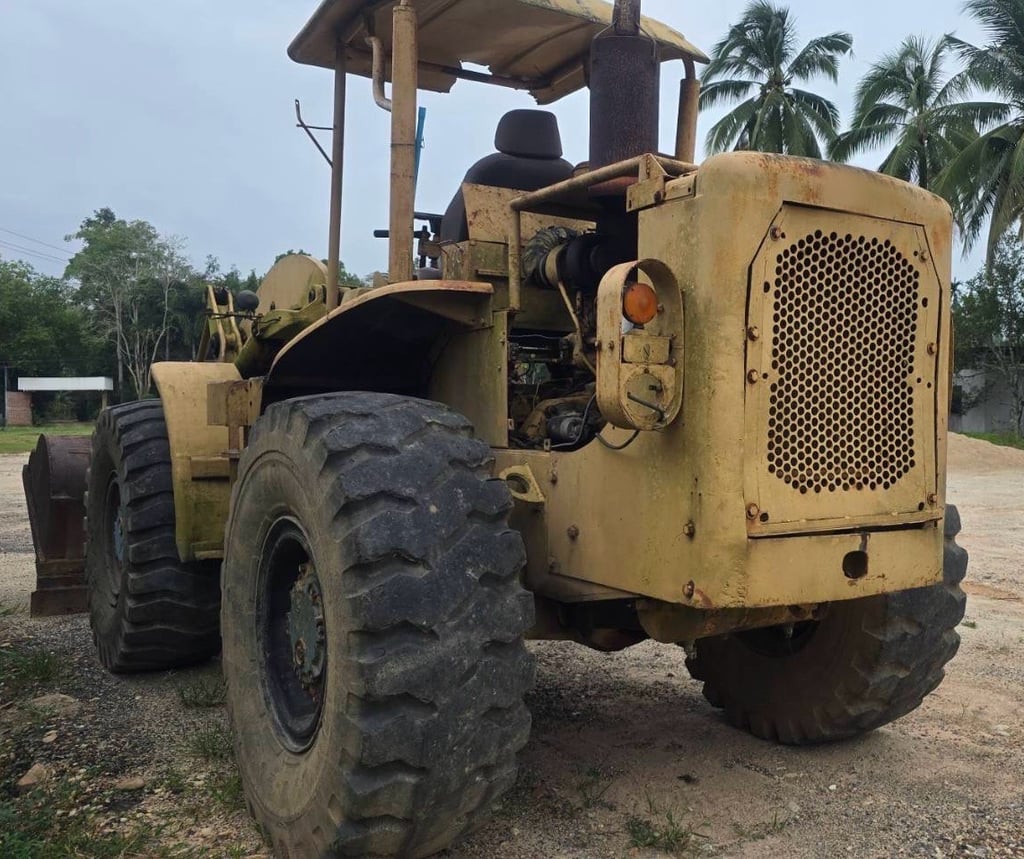 ขายรถรถตักล้อยาง CAT 950 เดิมๆพร้อมใช้ เน้นโทร 099-4982892 ขายรถรถตักล้อยาง CAT 950 เดิมๆพร้อมใช้ เน้นโทร 099-4982892