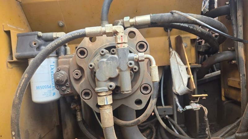 ขายรถแบคโฮ XE215C ทำงาน 8,100ชั่วโมง เดิมๆเน้นโทร 099-4982892