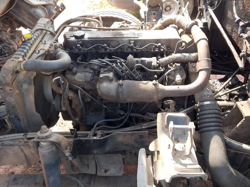 ขายรถ6ล้อดั้มติดเครน2ตันครึ่ง NPR 130แรงม้า เน้นโทร 099-4982892