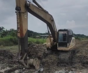 ขายรถแบคโฮ PC200-7A 25,000ชั่วโมง เดิมๆเล่ม เน้นโทร 099-4982892 ขายรถแบคโฮ PC200-7A 25,000ชั่วโมง เดิมๆเล่ม เน้นโทร 099-4982892