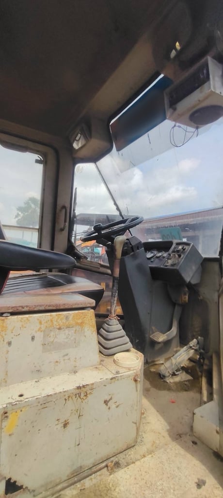 ขายรถตักล้อยาง KOBELCO LK302A เดิมๆ เล่ม พร้อมใช้ เน้นโทร 099-4982892 ขายรถตักล้อยาง KOBELCO LK302A เดิมๆ เล่ม พร้อมใช้ เน้นโทร 099-4982892