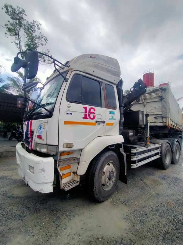 ขายรถหัวลาก10ล้อติดเฮียบ 5ตัน UD 330 แรงม้าปี57เดิมๆเน้นโทร 099-4982892 ขายรถหัวลาก10ล้อติดเฮียบ 5ตัน UD 330 แรงม้าปี57เดิมๆเน้นโทร 099-4982892