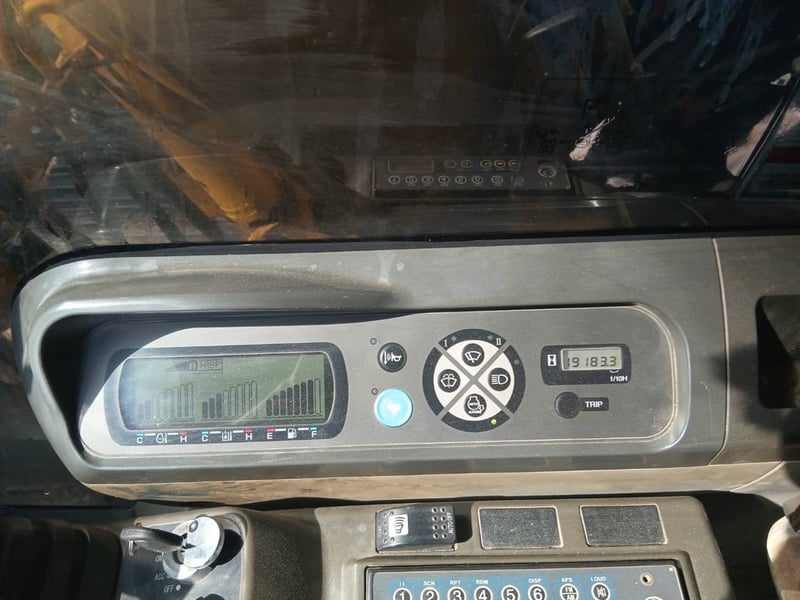 ขายรถแบคโฮ SH130-5 19,000ชั่วโมง เล่ม เน้นโทร 099-4982893