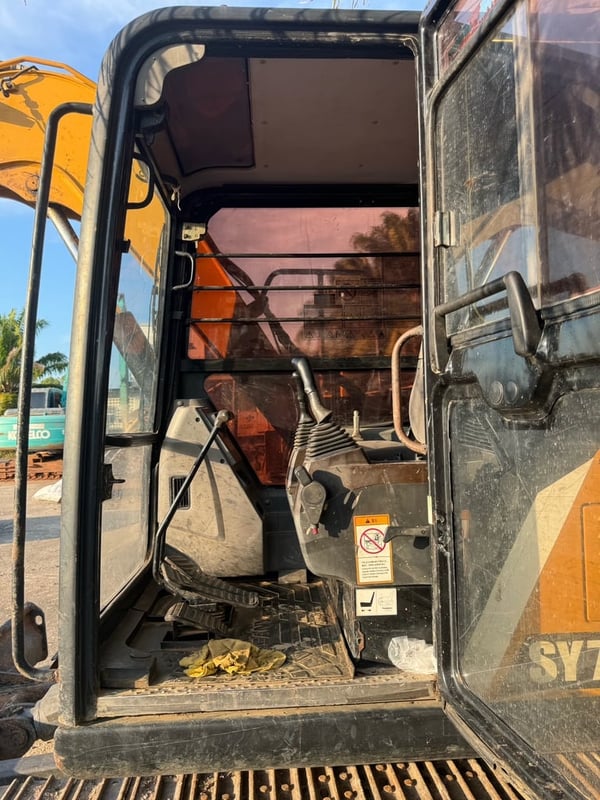 ขายรถแบคโฮ SY75C ทำงาน 5,800ชั่วโมง ชุดจด เน้นโทร 099-4982892