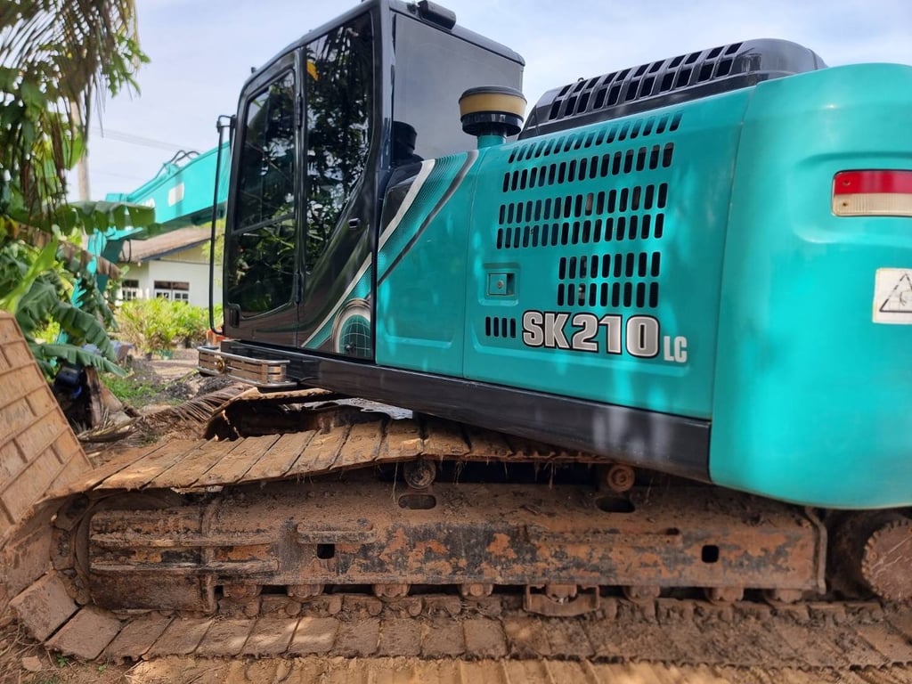 ขายรถแบคโฮ SK210LC-10 ปูมยาว 18เมตร 10,000ชั่วโมง เน้นโทร 099-4982892 ขายรถแบคโฮ SK210LC-10 ปูมยาว 18เมตร 10,000ชั่วโมง เน้นโทร 099-4982892