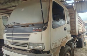 ขายรถ10ล้อดั้ม ISUZU 270ปี48 เล่มพร้อม เน้นโทร 099-4982892