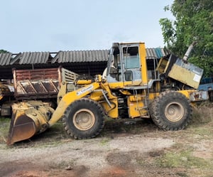 ขายรถตักล้อยาง WA300-1 เดิมๆเล่มทะเบียน เน้นโทร 099-4982892