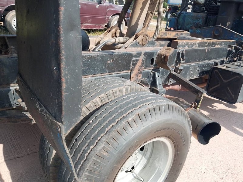 ขายรถ6ล้อดั้มติดเครน2ตันครึ่ง NPR 130แรงม้า เน้นโทร 099-4982892