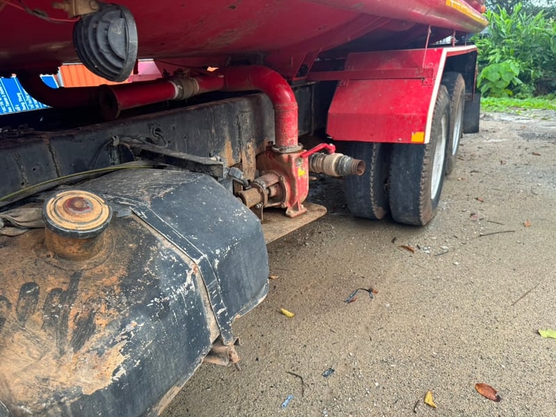ขายรถ10ล้อน้ำเพลาเดียว HINO 195 แรงม้า เน้นโทร 099-4982892 ขายรถ10ล้อน้ำเพลาเดียว HINO 195 แรงม้า เน้นโทร 099-4982892