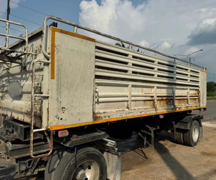 ขายรถ14ล้อดั้ม HINO 210แรงม้ากับหางสามมิตร เดิมๆเน้นโทร 099-4982892 ขายรถ14ล้อดั้ม HINO 210แรงม้ากับหางสามมิตร เดิมๆเน้นโทร 099-4982892