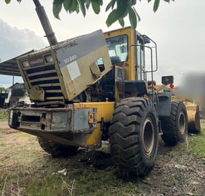 ขายรถตักล้อยาง WA300-1 เดิมๆเล่มทะเบียน เน้นโทร 099-4982892