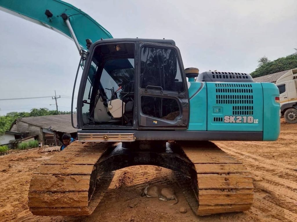ขายรถแบคโฮ SK210LC-10 ปูมยาว 18เมตร 10,000ชั่วโมง เน้นโทร 099-4982892 ขายรถแบคโฮ SK210LC-10 ปูมยาว 18เมตร 10,000ชั่วโมง เน้นโทร 099-4982892