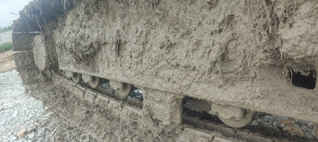 ขายรถแบคโฮ PC200-7A 25,000ชั่วโมง เดิมๆเล่ม เน้นโทร 099-4982892