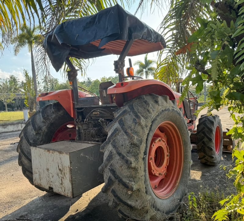 ขายรถไถ2เพลา M108S 5,500ชั่วโมง เดิมๆเน้นโทร 099-4982892