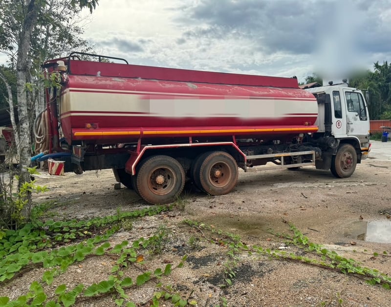 ขายรถ10ล้อน้ำเพลาเดียว HINO 195 แรงม้า เน้นโทร 099-4982892 ขายรถ10ล้อน้ำเพลาเดียว HINO 195 แรงม้า เน้นโทร 099-4982892