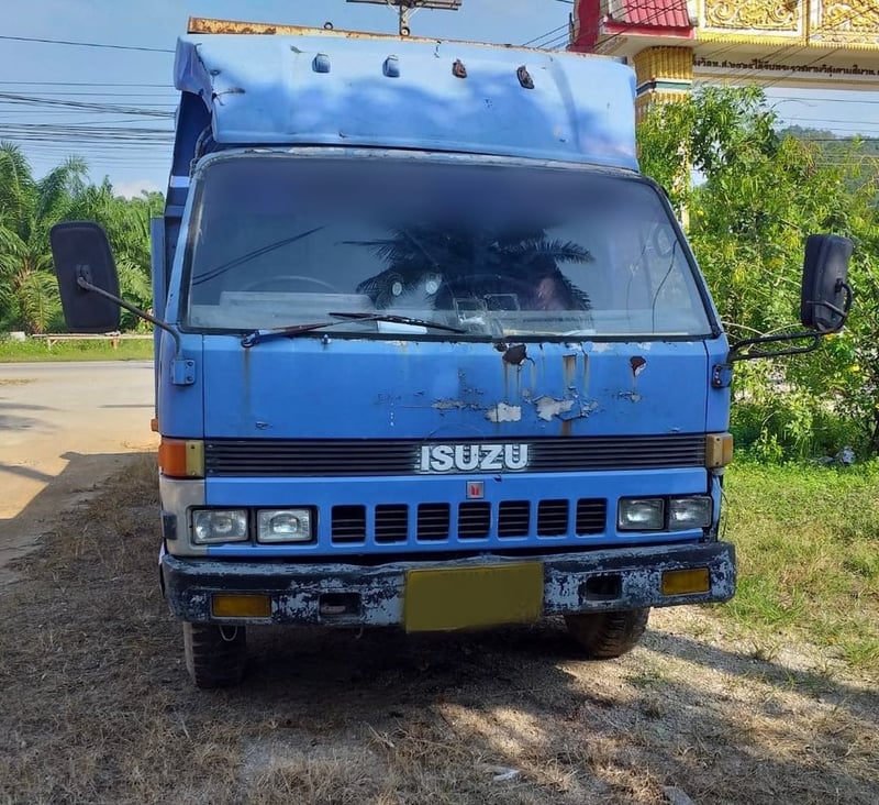 ขายรถ6ล้อดั้ม NPR61L เครื่อง 125แรงม้า เน้นโทร 099-4982892