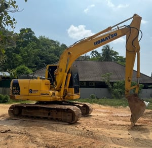 ขายรถแบคโฮ PC130-8 ทำงาน 10,000ชั่วโมง เล่ม เน้นโทร 099-4982892