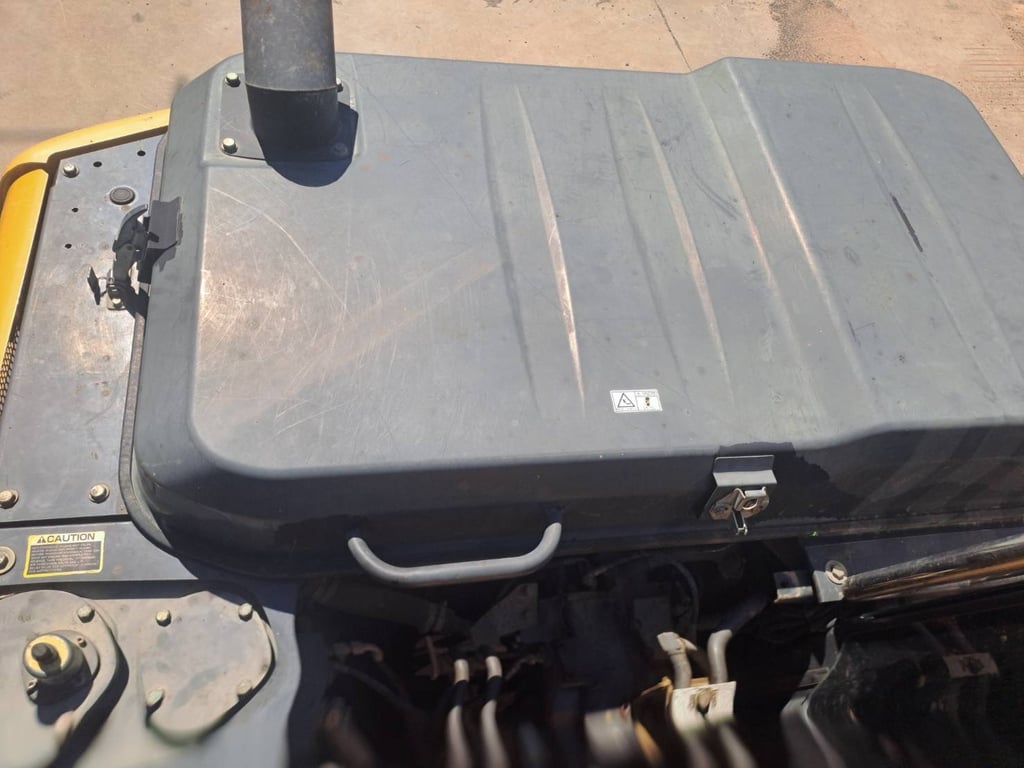 ขายดาวน์รถแบคโฮ SH130-6 ทำงาน 4,500ชั่วโมง เน้นโทร 099-4982892 ขายดาวน์รถแบคโฮ SH130-6 ทำงาน 4,500ชั่วโมง เน้นโทร 099-4982892