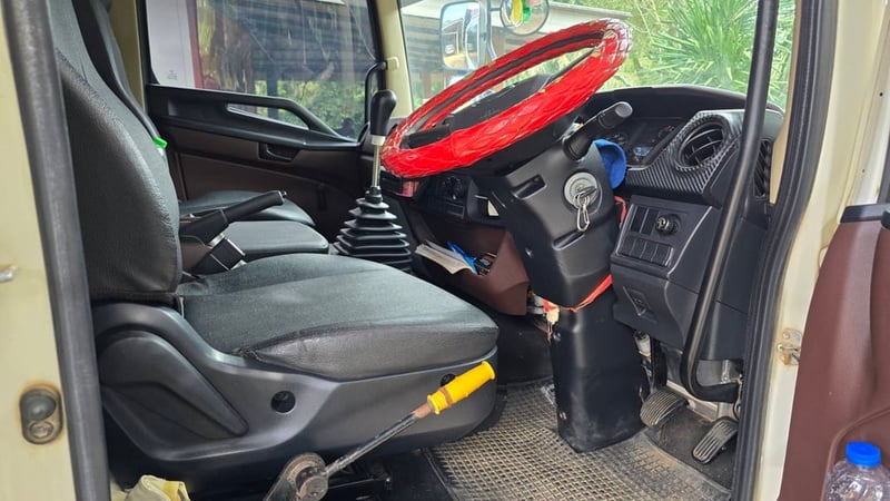 ขายรถ6ล้อดั้ม HINO 210ปี65 วิ่ง 52,000กิโล สวยๆเน้นโทร 099-4982892