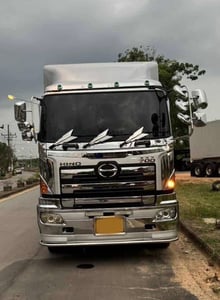 ขายดาวน์รถ10ล้อหัวลาก HINO S700 414แรงม้า สวยๆเน้นโทร 099-4982892