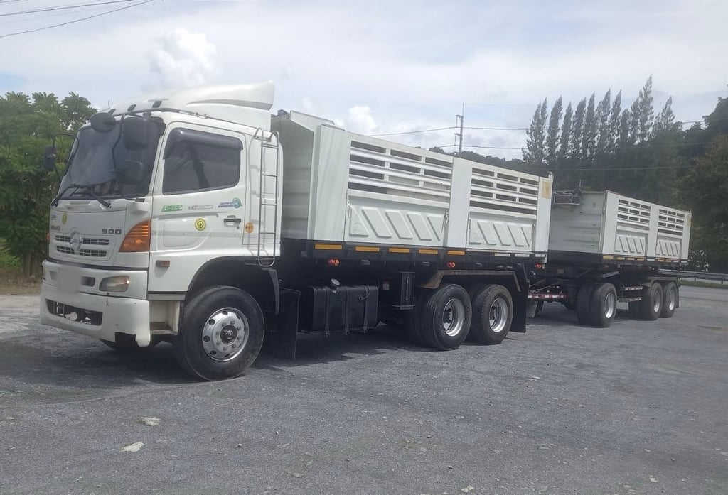 ขายรถ22ล้อดั้ม FM2P 380หางSMMปี56 เดิมๆเน้นโทร 099-4982892 ขายรถ22ล้อดั้ม FM2P 380หางSMMปี56 เดิมๆเน้นโทร 099-4982892