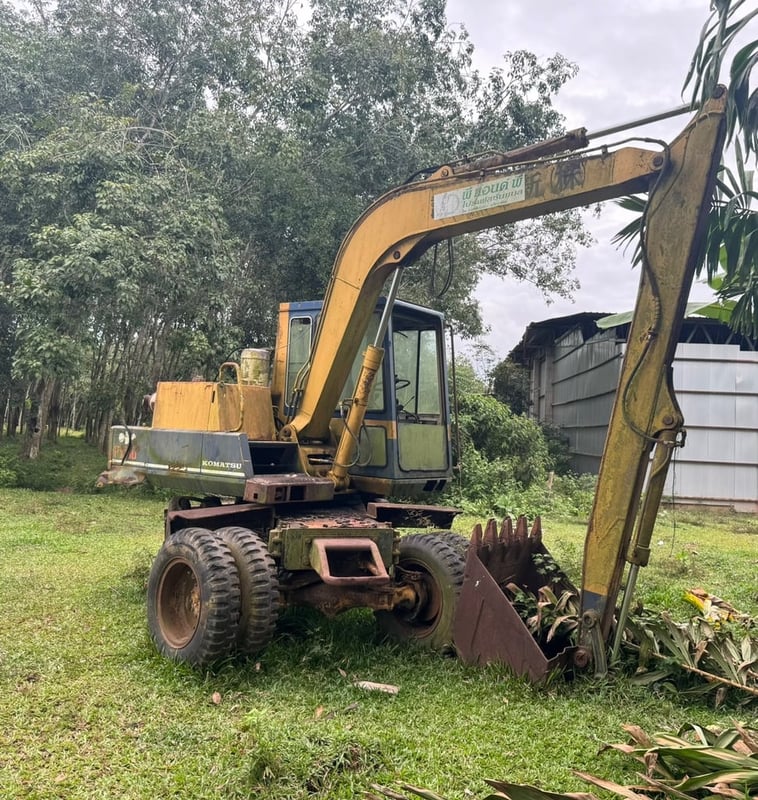 ขายรถแบคโฮล้อยาง PW60-3 ตามสภาพ เน้นโทร 099-4982892