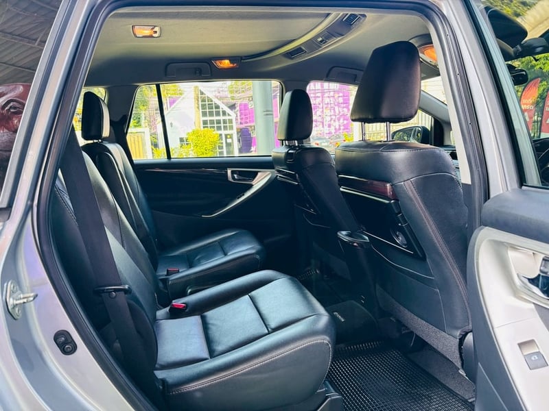 Toyota Innova Crysta 2.8 ดีเซล Premium 6AT ปี 2022 Toyota Innova Crysta 2.8 ดีเซล Premium 6AT ปี 2022