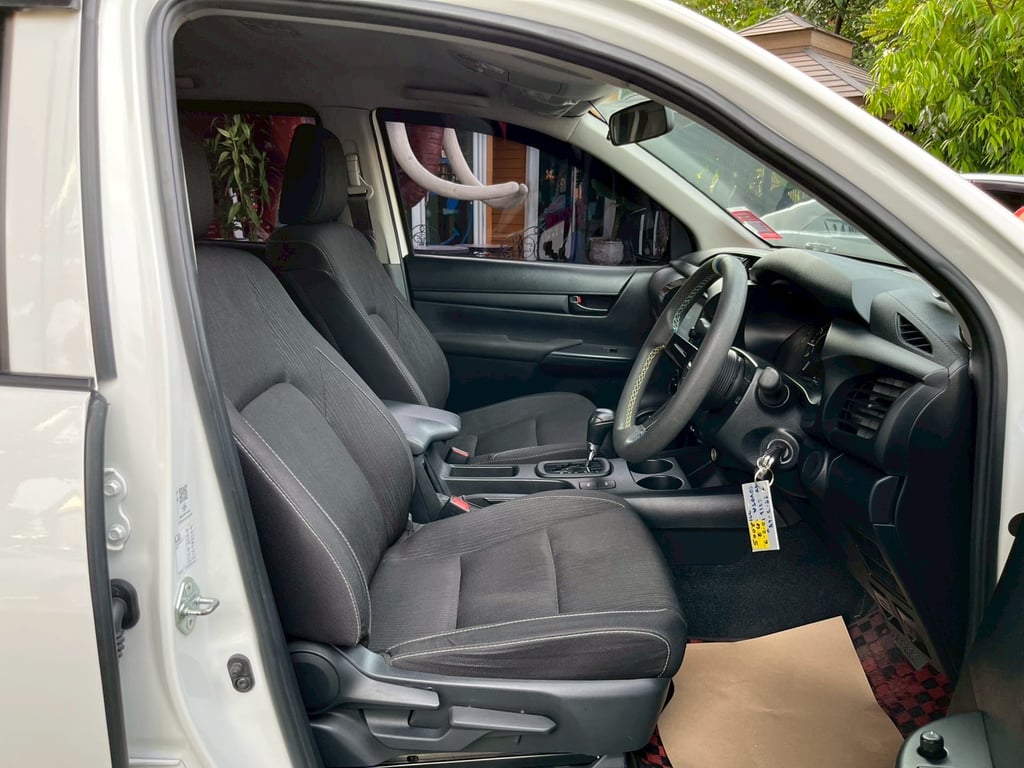 Toyota Revo Double Cab Z Edition 2.4 Entry 6AT ปี 2024 #วิ่งน้อย 22,xxx กม.