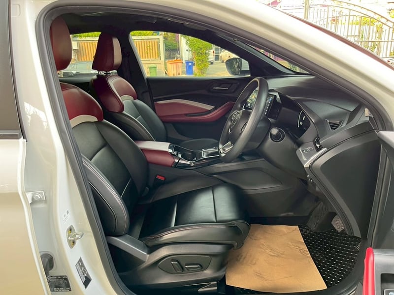 MG 5 1.5 X ปี 2024 หลังคา Sunroof i-Smart ติด LPG